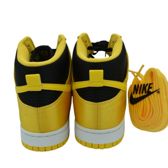 Women's Nike Dunk High - Picture 4 of 7